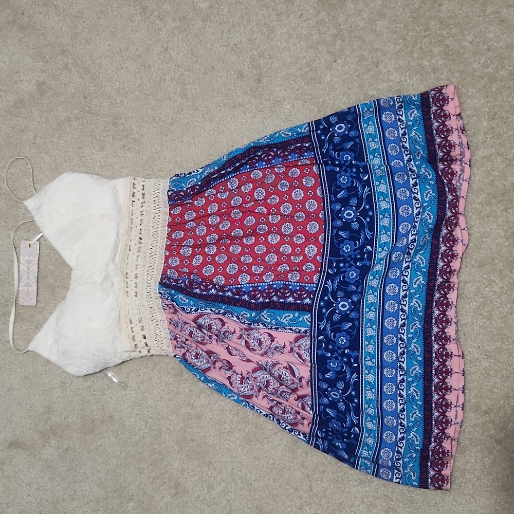 Brand new iris basic adorable dress size large.